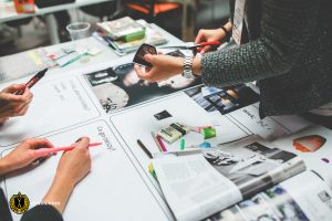 اهمیت بخش بندی در بازاریابی بسیار زیاد است زیرا شناخت درست بازار و مخاطبان هدف در کنار برنامه ریزی برای هر گروه از مخاطبان، مسیر صحیح رسیدن به موفقیت است.