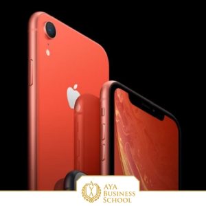 بر اساس گزارشی که موسسه تحقیقاتی منتشر نموده است، آیفون XR در هر چهر فصل سال 2019 پر فروش ترین تلفن هوشمند جهان بوده است. آیفون XR پرفروش ترین گوشی 2019